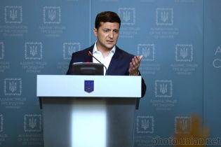 Зеленский ответил на петицию об отмене финансирования партий из бюджета