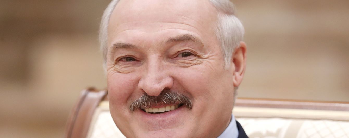 Лукашенко назвав "неправильним" приєднання Криму до України