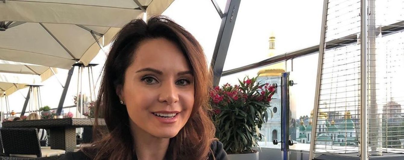 Беременная Лилия Подкопаева показала немалый животик в нежной фотосессии