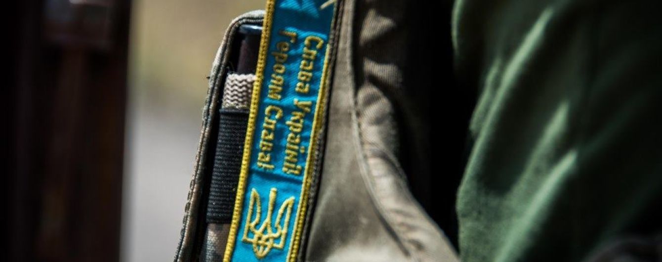 В Гнутово боевики подбили грузовик - погиб украинский боец. Рядом стояла машина председателя ДонОГА