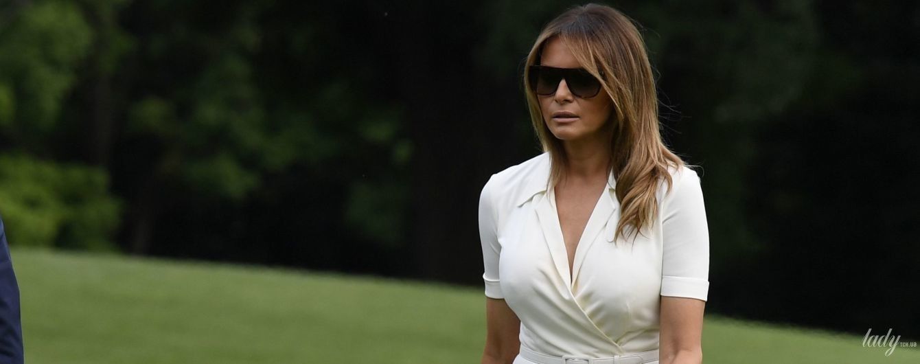 В белом платье и на шпильках: Мелания Трамп в нежном аутфите вышла в свет