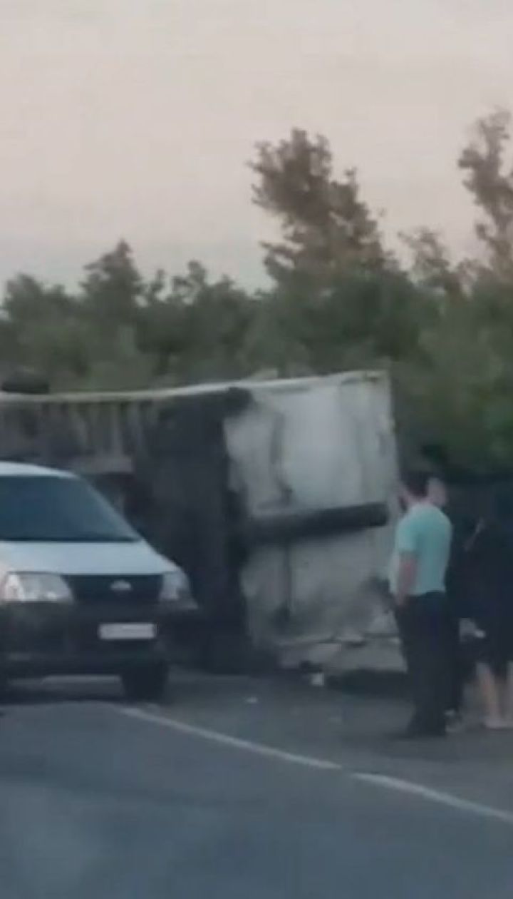 На трассе Киев-Одесса столкнулись два грузовика: оба водителя и пассажир погибли
