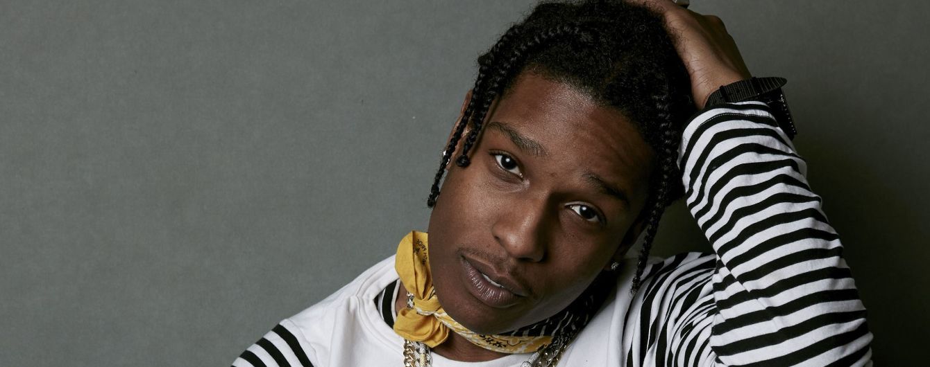 Хедлайнер Atlas Weekend A$AP Rocky в тюрьме спит на коврике с разбросанными вокруг фекалиями