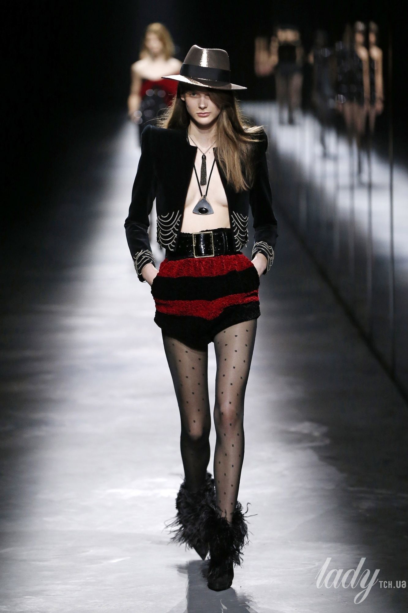 Коллекция Saint Laurent прет-а-порте сезона осень-зима 2019-2020_22