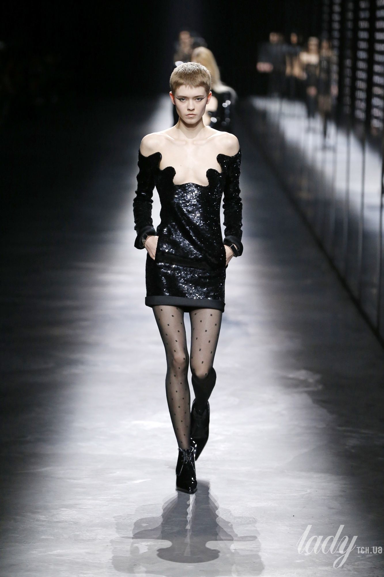 Коллекция Saint Laurent прет-а-порте сезона осень-зима 2019-2020_42