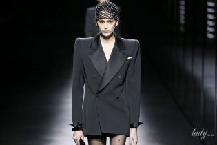 Широкі плечі і колготки в горошок: колекція Saint Laurent сезону осінь-зима 2019-2020
