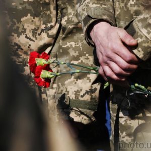 Снайпер смертельно подстрелил бойца, который пытался спасти раненого собрата. Подробности гибели на Донбассе