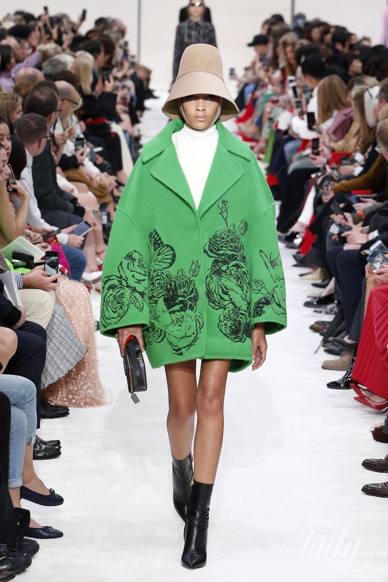 Коллекция Valentino прет-а-порте сезона осень-зима 2019-2020_30