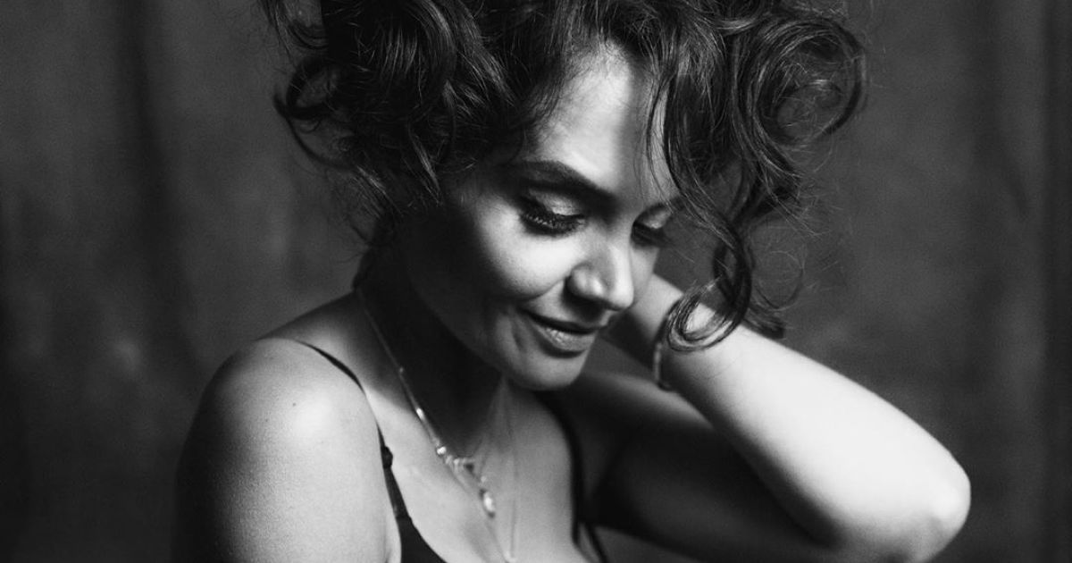 Keti Holms Pozirovala V Korsete Foto Glamur Tch Ua