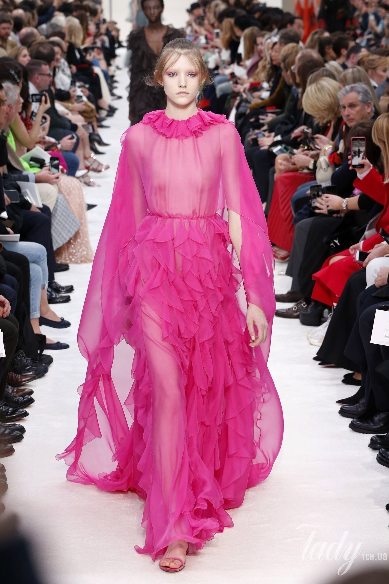 Коллекция Valentino прет-а-порте сезона осень-зима 2019-2020_57