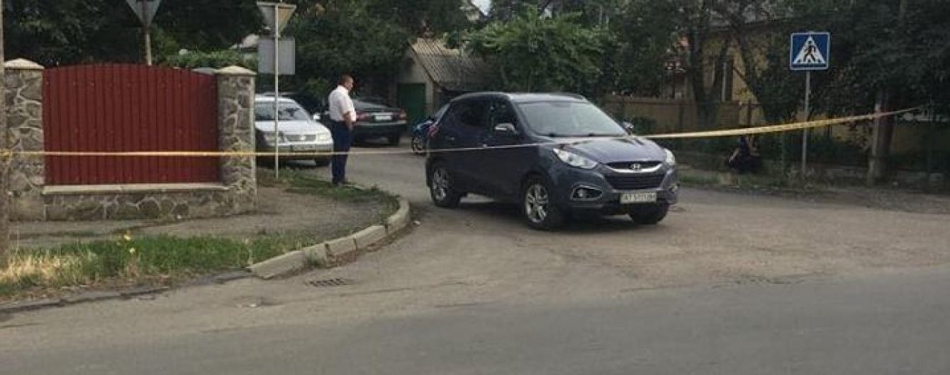 На Закарпатье обстреляли автомобиль офицера полиции