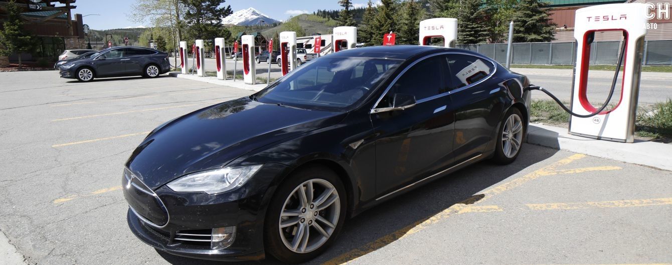 Tesla сделала бесплатной зарядку для премиальных электрокаров