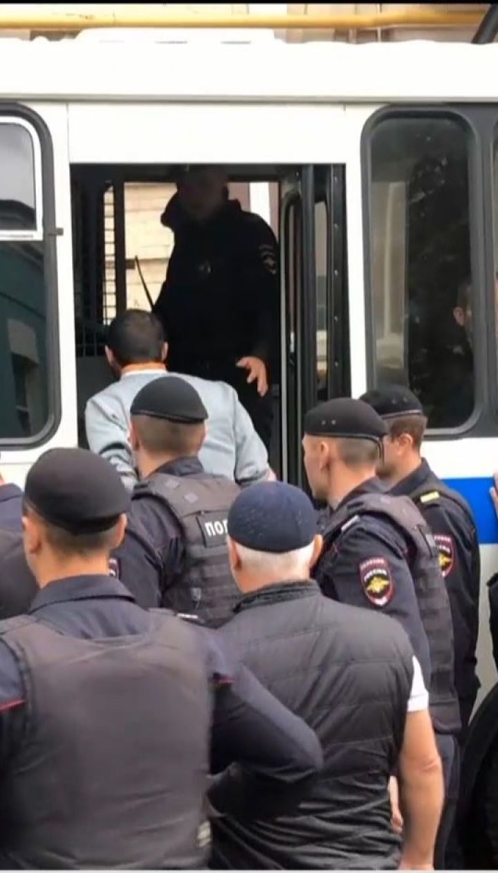 У Москві затримали кримських татар, які приїхали на апеляцію фігурантів справи "Хізб ут-Тахрір"
