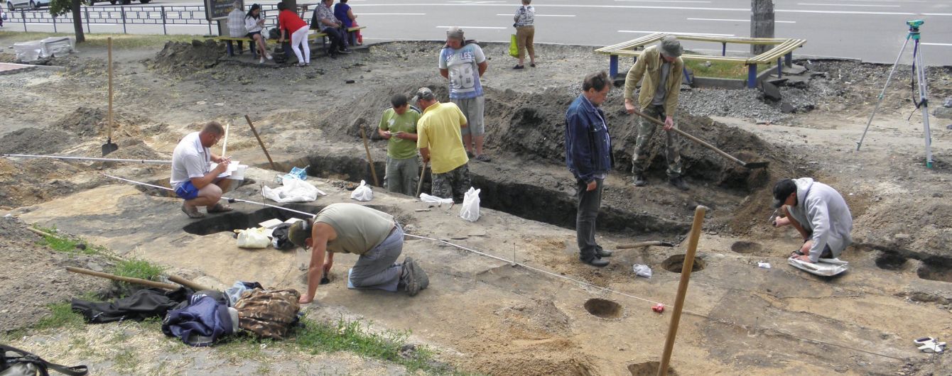 В центре Чернигова нашли захоронение ребенка 12 века