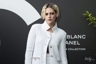 Любить Chanel і не любить підбори: стильний вихід Крістен Стюарт на заході бренду в Парижі