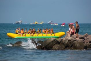 Отдых на выживание: как после катания на морских аттракционах не попасть на больничную койку