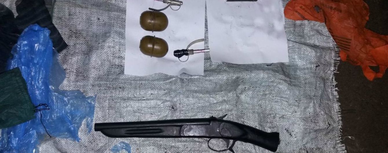 В Бердичеве на металлобазе нашли мешок с гранатами