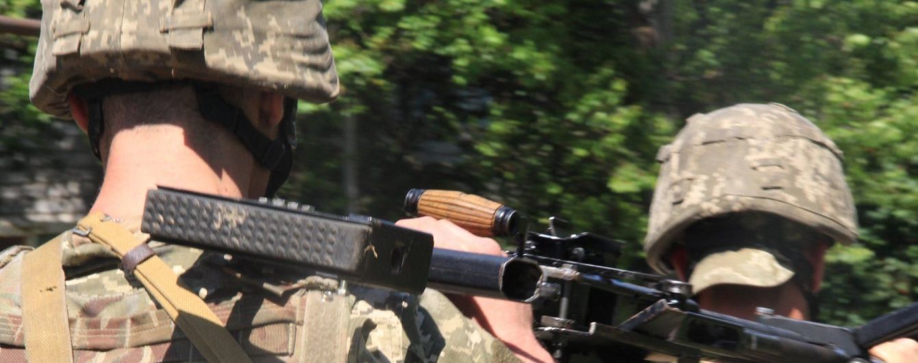 На передовой ранения получили двое украинских бойцов. Ситуация на Донбассе