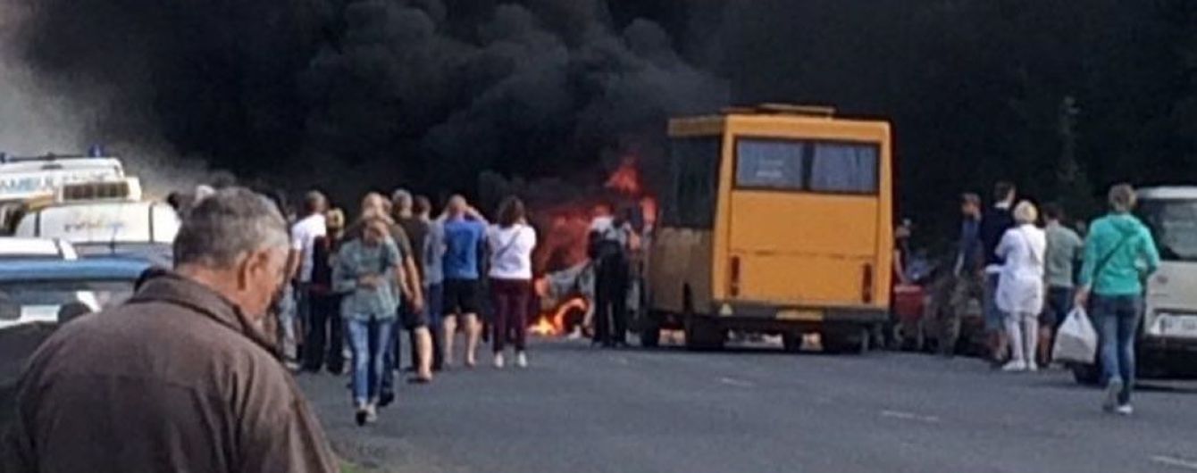 В масштабной аварии под Полтавой травмировались 5 человек, один из которых умер. Видео момента столкновения