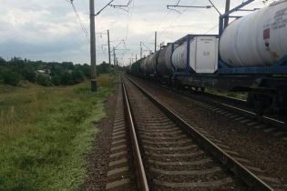 В Николаевской области грузовой поезд сбил 3-летнего мальчика и сильно травмировал ему голову