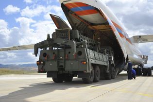 США розробили список санкцій через придбання Туреччиною російських ЗРК С-400 – Bloomberg