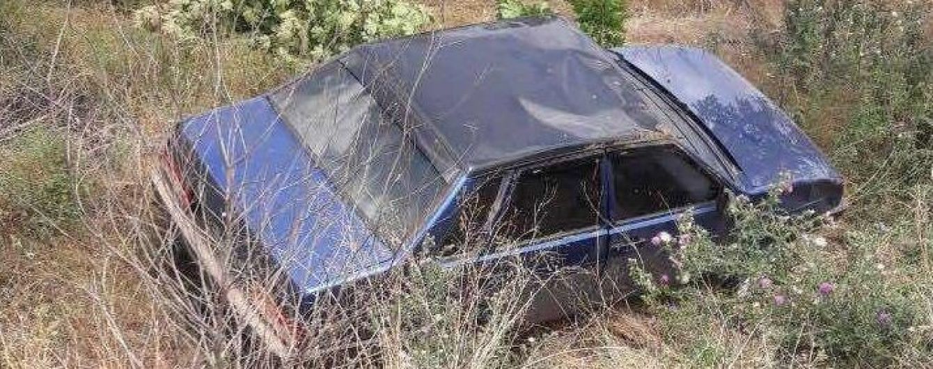 На Николаевщине автомобиль влетел в группу детей на велосипедах