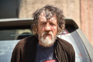 Бойовики на Донбасі залякали пенсіонера і відправили його на мінне поле в бік позицій ЗСУ
