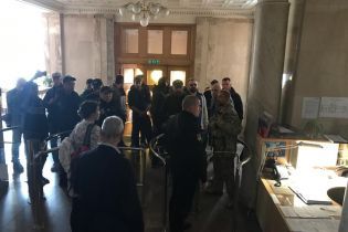 Прибічники Порошенка увірвались до ДБР – Труба відреагував на "захоплення"