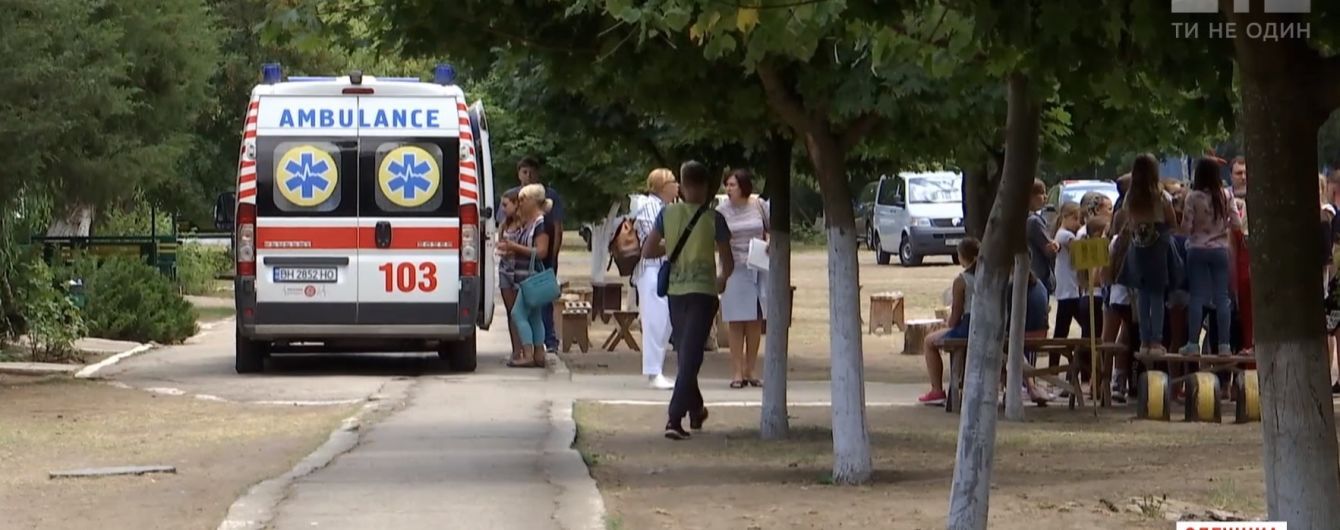 На Житомирщині 12 людей потрапили до лікарні з отруєнням після поминального обіду