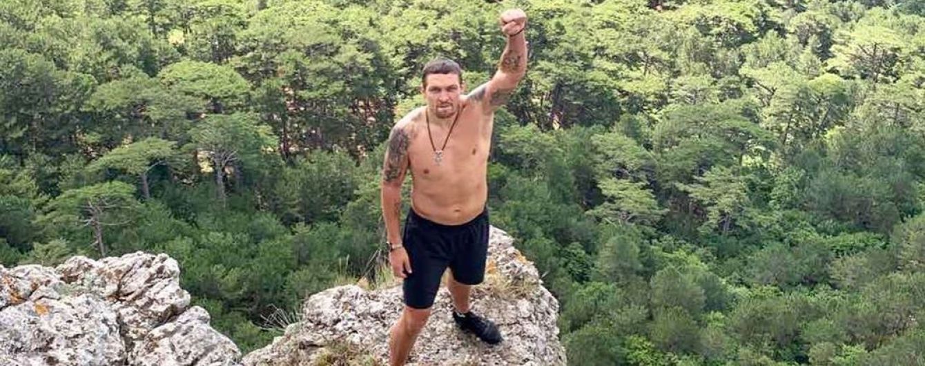 Усик перед дебютом в супертяжелом весе провел тренировку в Крыму