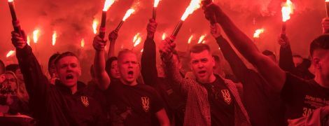 Розслідувачі Bellingcat заявили, що українські праворадикали потай отримують кошти від держави