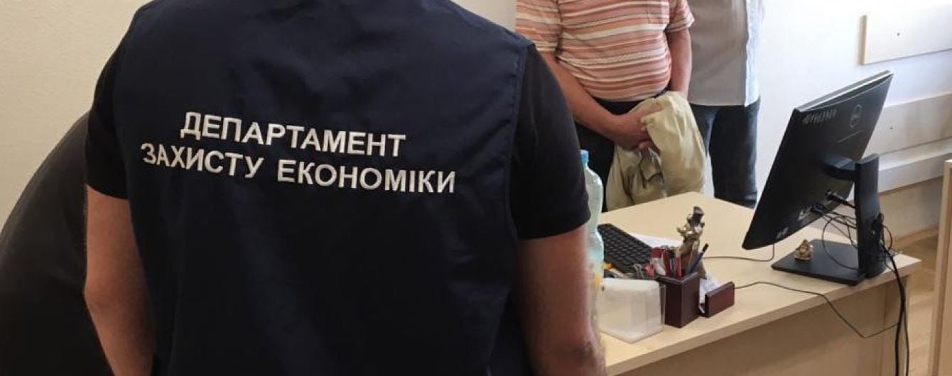 В Киеве на взятке задержали главного налогового ревизора столичной ГФС