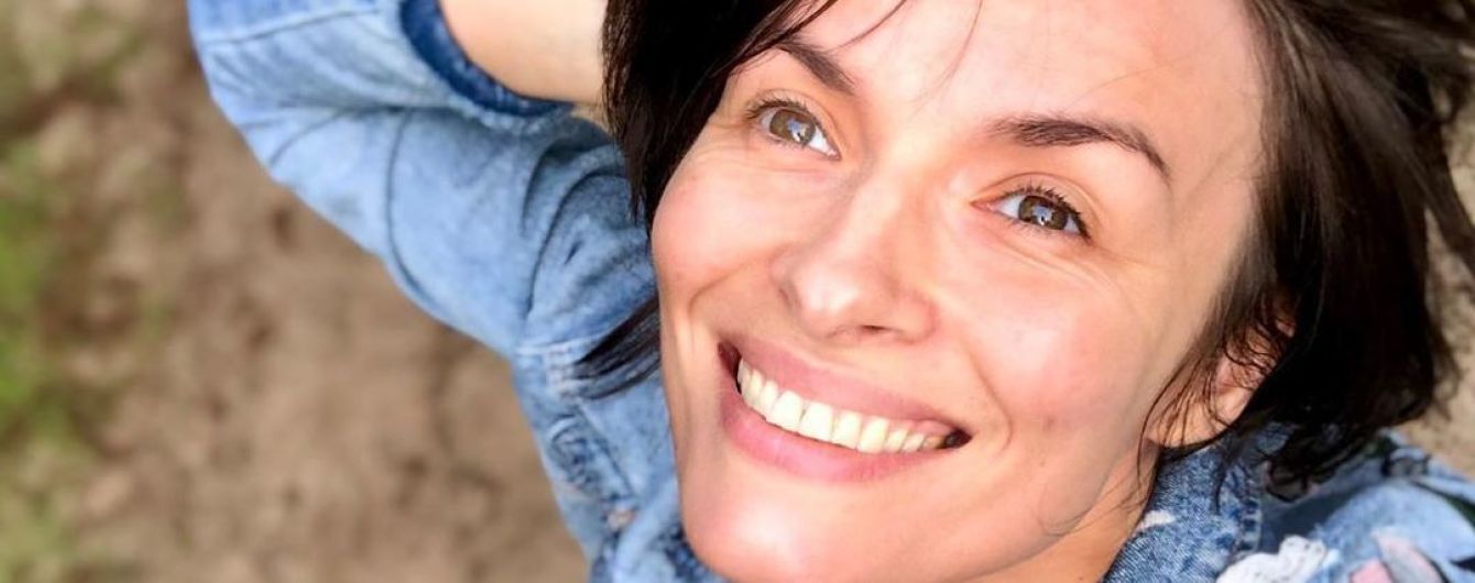 Подчеркнула формы топом: Надя Мейхер похвасталась новыми образами