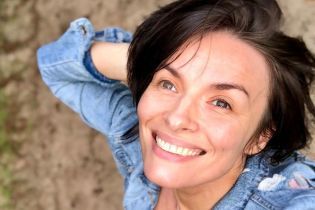 Підкреслила форми топом: Надя Мейхер похизувалася новими образами