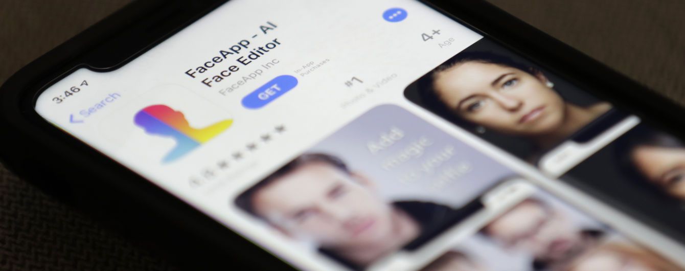 Лидер демократов в Сенате США призвал ФБР проверить российское приложение FaceApp