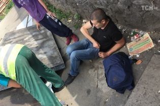 Біля станції метро "Святошин" чоловіка привалило плитами і опалубкою, які раптово посунулись