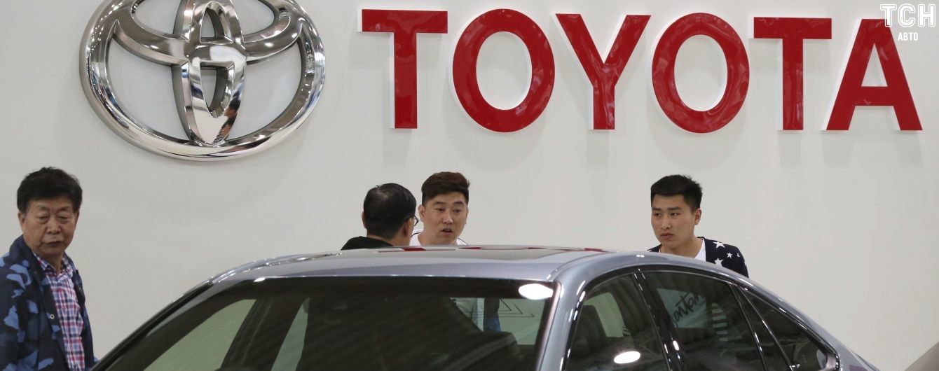 Toyota увеличила прибыль на фоне тотального обвала рынка