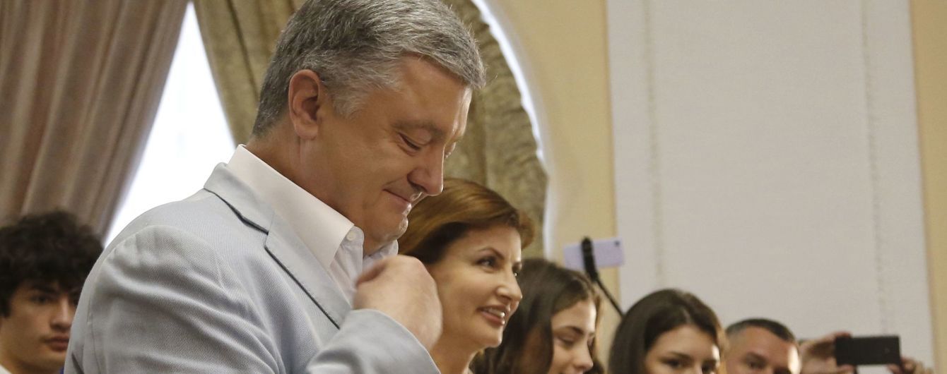 Порошенко с семьей проголосовал на парламентских выборах