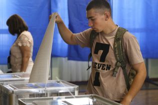 ОПОРА: Некоторым избирателям выдают бюллетени без паспортов