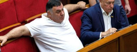 Від дійної корови або фрезерувального верстата – у депутати. Як відбувалися вибори в Раду протягом останніх 80 років