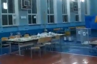 У Запоріжжі на виборчій дільниці розпилили сльозогінний газ