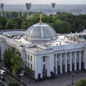 Нардепи блокують підписання закону про ринок землі: у Раді зареєстрували проєкти постанов
