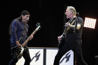 Metallica исполнила известную песню Виктора Цоя на русском языке