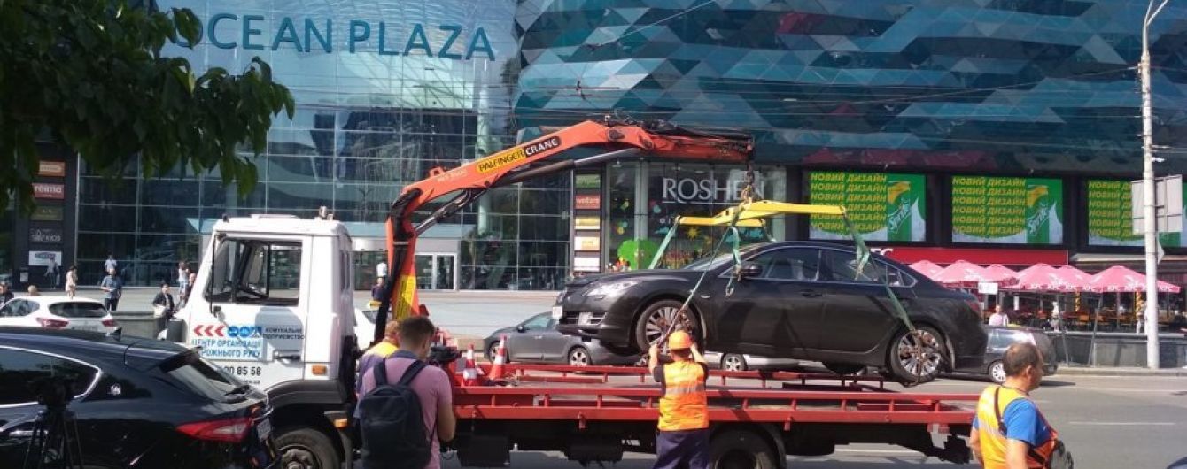 В Киеве повально эвакуируют авто нарушителей. Результаты за неделю