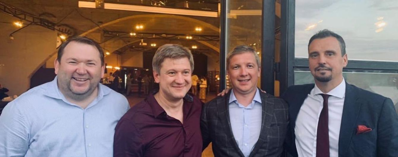 Політичний тролінг. Четверо "кандидатів у прем'єри" зробили спільне фото