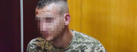 У Миколаєві військовий на мопеді грабував жінок
