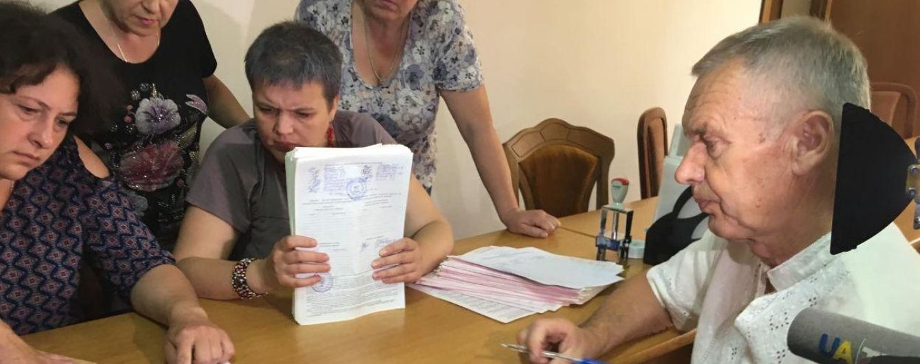 Первые протоколы с мокрыми печатями поступили в ЦИК