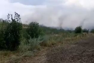 На Київщині горить звалище промислових відходів картонного комбінату