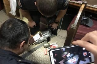 Секретарю міської ради Борисполя погрожували гранатою в кафе