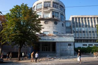 В Днепре обвалился фасад академии строительства и архитектуры